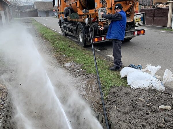 Desfundare Canalizare și Decolmatare Șanțuri de Apă în Cluj {{brizy_dc_image_alt imageSrc=