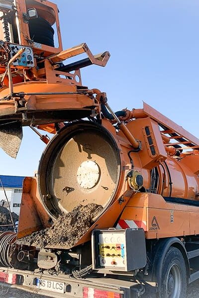 Desfundare cu jet de apa {{brizy_dc_image_alt imageSrc=