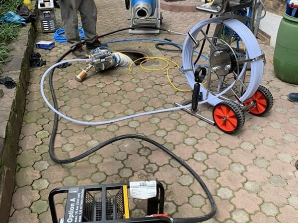 Reablitare canalizare Cluj cu tehnologia BlueLight {{brizy_dc_image_alt imageSrc=